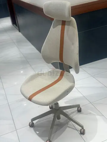 Ergonomic Swivel Office Chair with Headrest — Light Grey Fabric
gaming chair, Gunnared beig