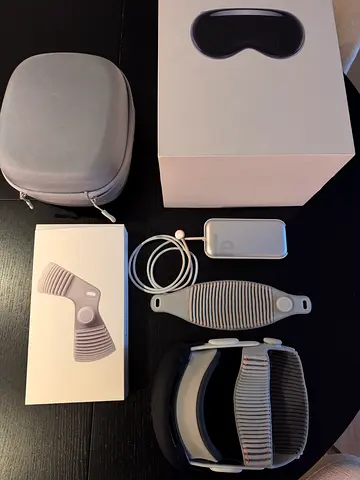 Apple Vision Pro M2 in perfect condition