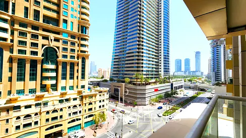 Vacant 1BR | Prime Location | 4 Cheques