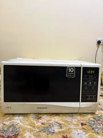 Samsung 23L Microwave Oven - Good Working Condition