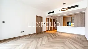 Pool and Park View | Study Room | High Floor