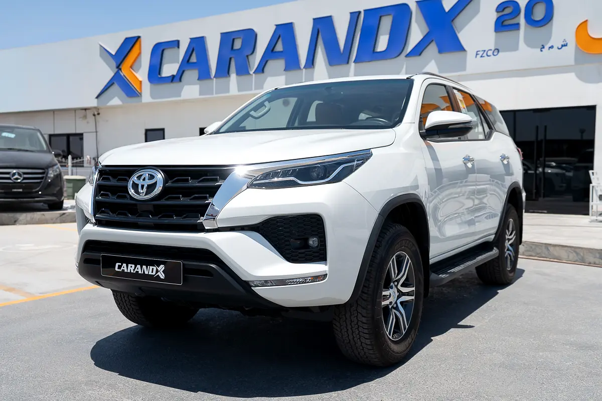 Toyota Fortuner 2026 — photo 1 of 20