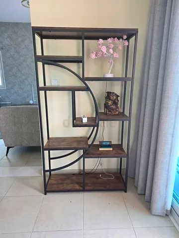Bookshelves storage