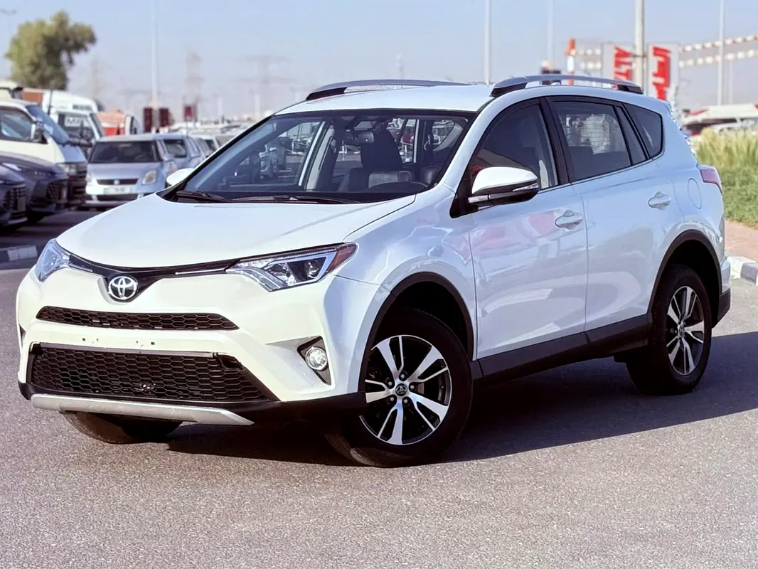 Toyota Rav 4 2016 — photo 1 of 19