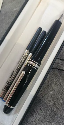 Montblanc-style Black Fountain Pen and Rollerball Set (Used)