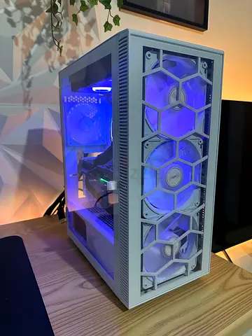 Gaming pc for sale + 240hz monitor included + keyboard + headset