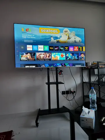 Samsung 70-inch Smart LED TV - Good Condition, Wall Mounted