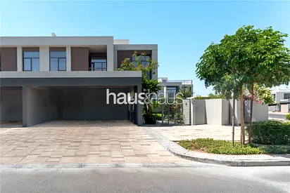 Luxury Villa | Beachfront Access | Maids Room