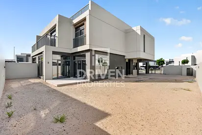 Vacant | Single Row | Semi Detached Villa
