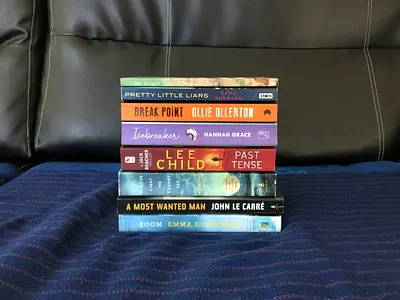 8 THRILLER NOVELS
