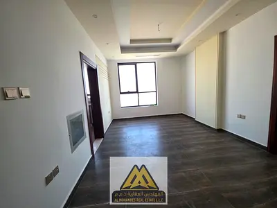 ثاني ساكن تشطيب راقٍ وعصري غرفة ماستر حمامين تكييف مركزي خزائن حائط