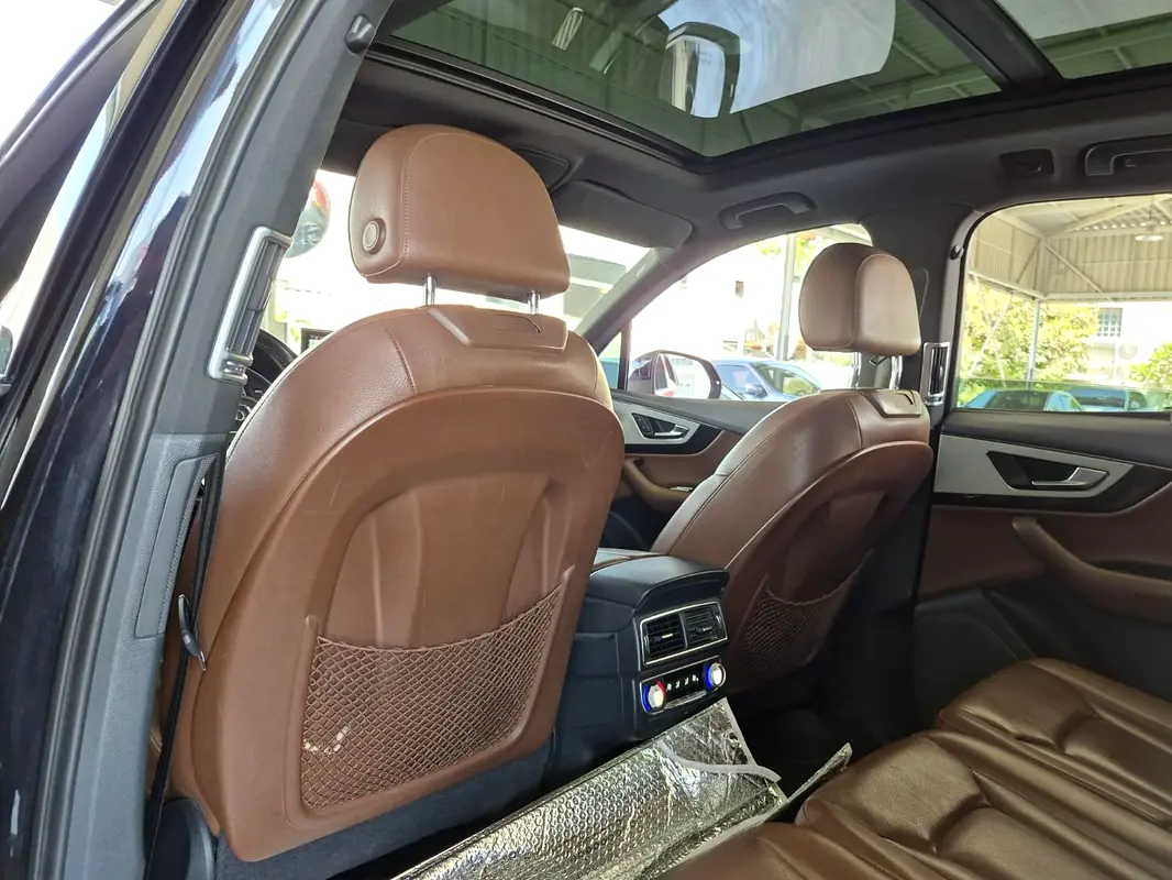 Audi Q7 2018 — photo 1 of 12