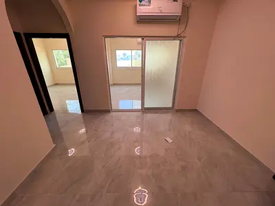 One bedroom and living room, spacious, bright apartment, excellent finishes, split air conditioning, easy access to Sharjah and Dubai.