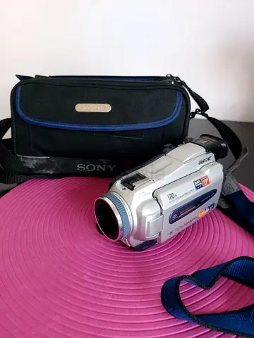 Sony Handycam Digital Camcorder with Carry Case (120x Zoom)