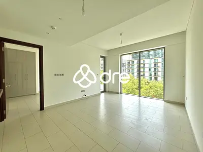 Spacious 1BR | Dual-Access Balcony | Park View
