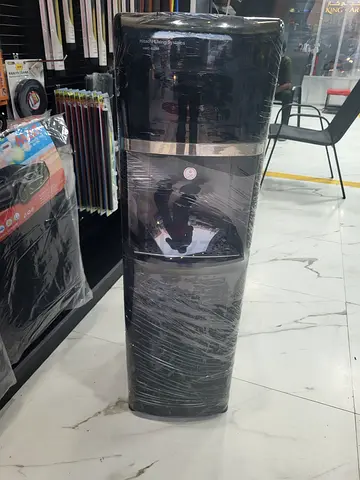 Bottom load water dispenser