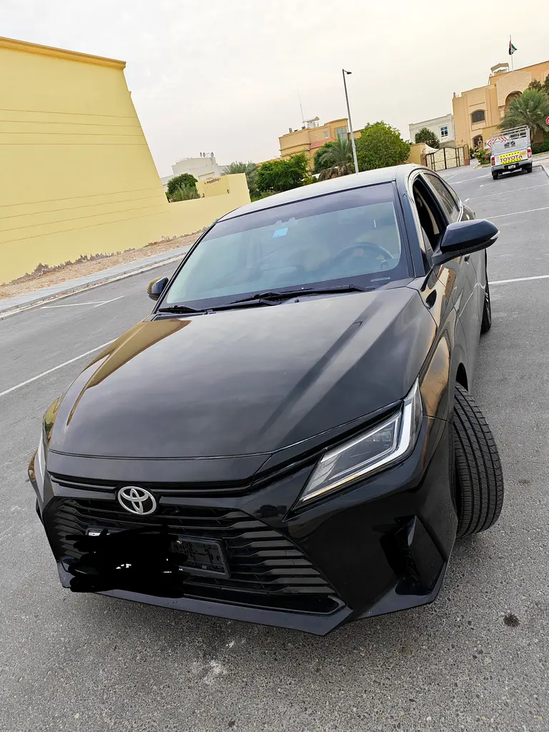 Toyota Yaris 2023 — photo 1 of 20