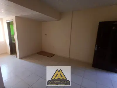 موقع مميز | مساحة كبيرة جدًا | مطبخ منفصل | مساحة ممتازة | طابق أرضي | بناية نظيفة جدًا | باركن خلف البناية | قريب من جميع الخدمات | سكن مريح