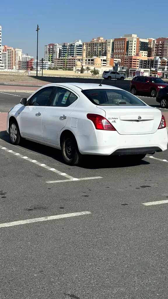 Nissan Sunny 2023 — photo 1 of 5