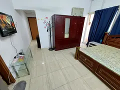 MASTER ROOM AVAILABLE
