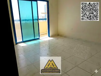بلكونة باطلالة مفتوحة | حمام واحد كبير | صالة منفصلة | بدون تكييف ( المكييف علي المستاجر ) | موقع مميز بالقرب من جميع الخدمات