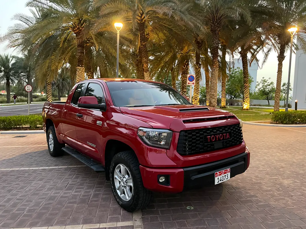 Toyota Tundra 2020 — photo 1 of 17