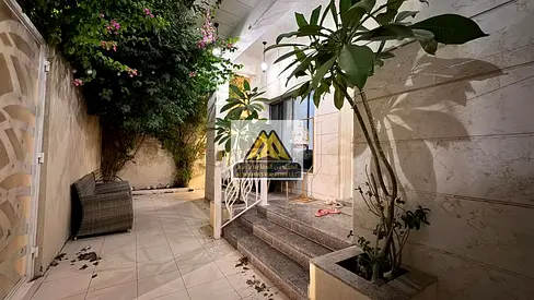Villa for rent in a prime location in Al Yasmeen, very close to Al Hamidiya Park. Spacious family v