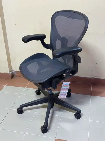 Never Use Remastered Herman Miller Aeron Chair Graphite Size B