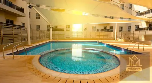 1Bedroom With Gym Pool and Covered Parking