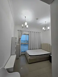 MASTER ROOM 5 mns. To insurance metro station fully furnished.