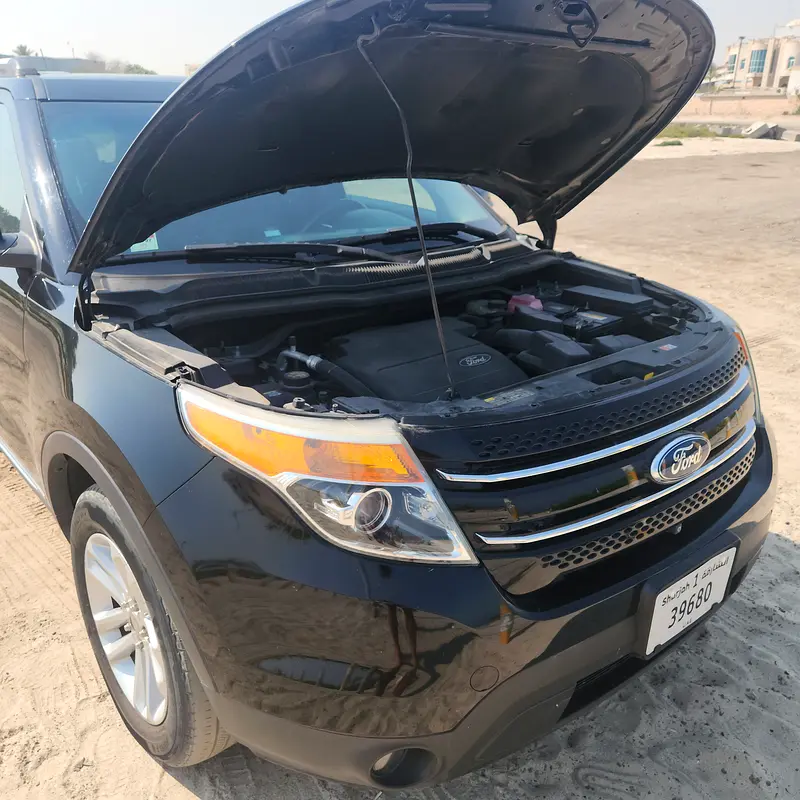 Ford Explorer 2011 — photo 1 of 6