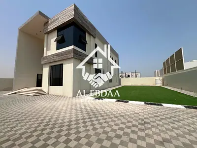 فيلا مكونة من 6 غرف نوم - جديدة تمامًا  تصميم مميز- تملك مواطنين فقط