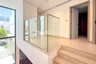 Close to Pool | Internal location | Vacant
