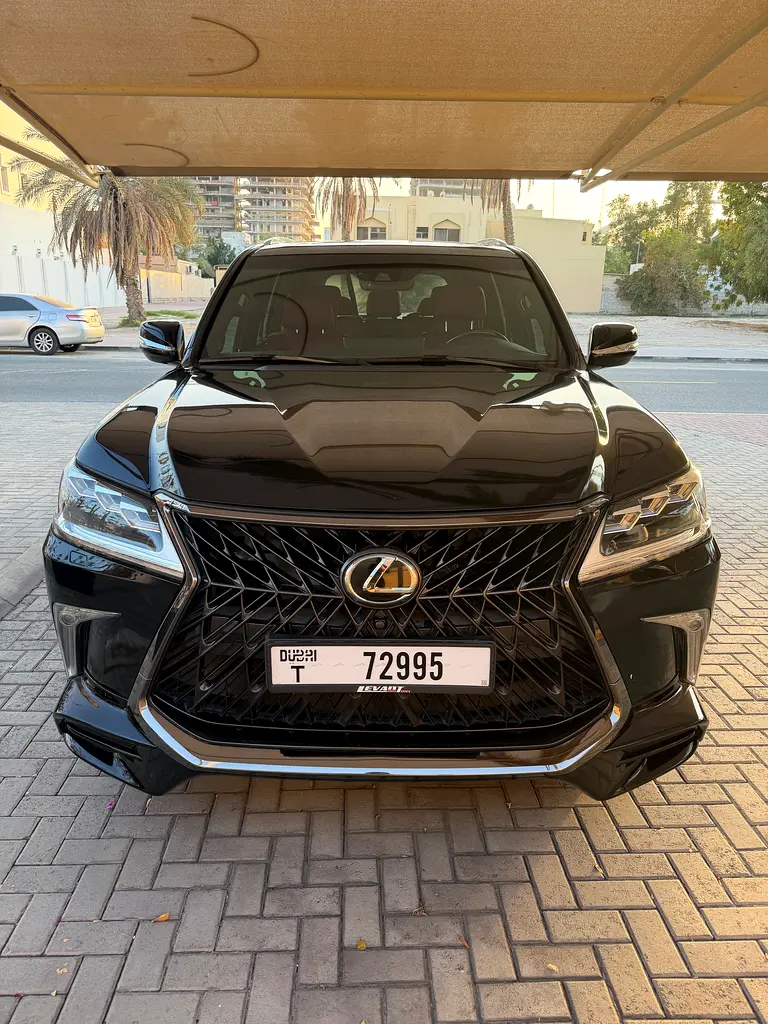 Lexus LX-Series 2019 — photo 1 of 7