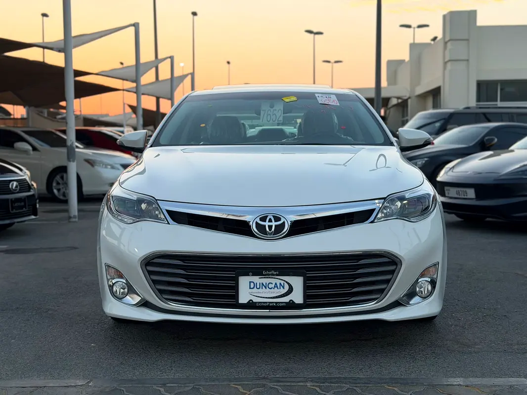 Toyota Avalon 2014 — photo 1 of 16