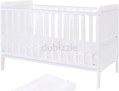Solid Wood Baby Crib in Light Oak - Good Condition