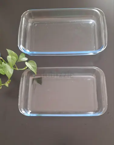 Pair of rectangular glass baking dishes (2 pieces) - good used condition
