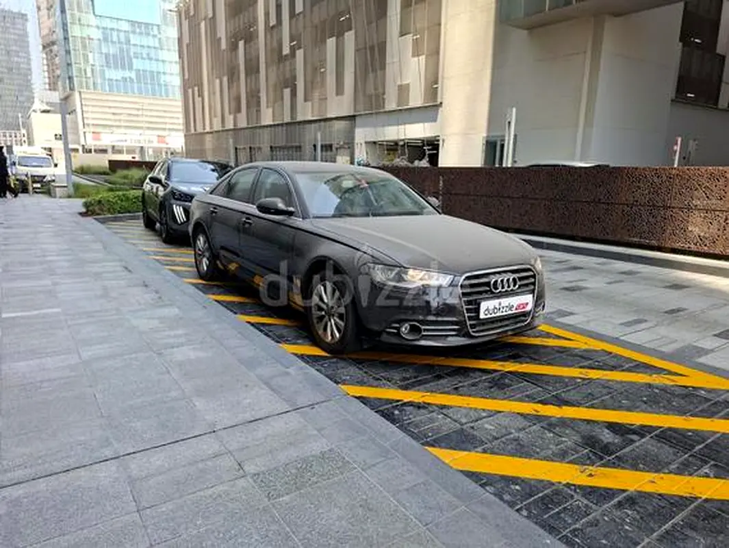 Audi A6 2015 — photo 1 of 12