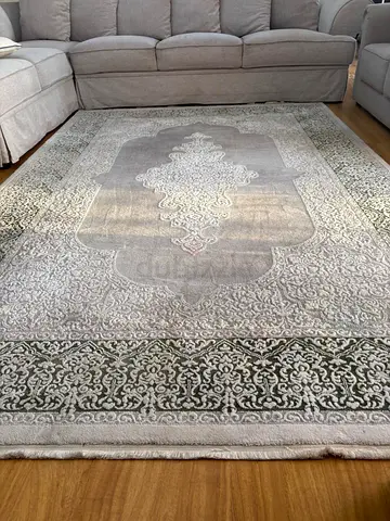 : Large Luxury Carpet 200 x 300 cm – Excellent Conditio
