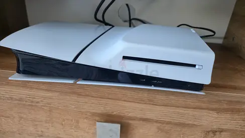 🎮 PlayStation 5 Slim Disc Edition + 2 Controllers – Excellent Condition