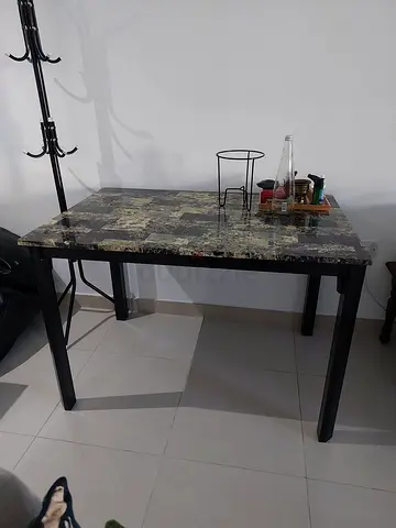 4 seater Dining table