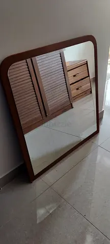 Wall mirror