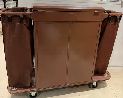 Housekeeping Service Cleaning Trolley with Wheels Lockable Door 🧹🏨
Keep your housekeeping operat
