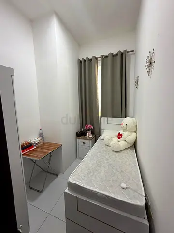 Spacious window partition for solo lady 3-4 mins walk from MOE