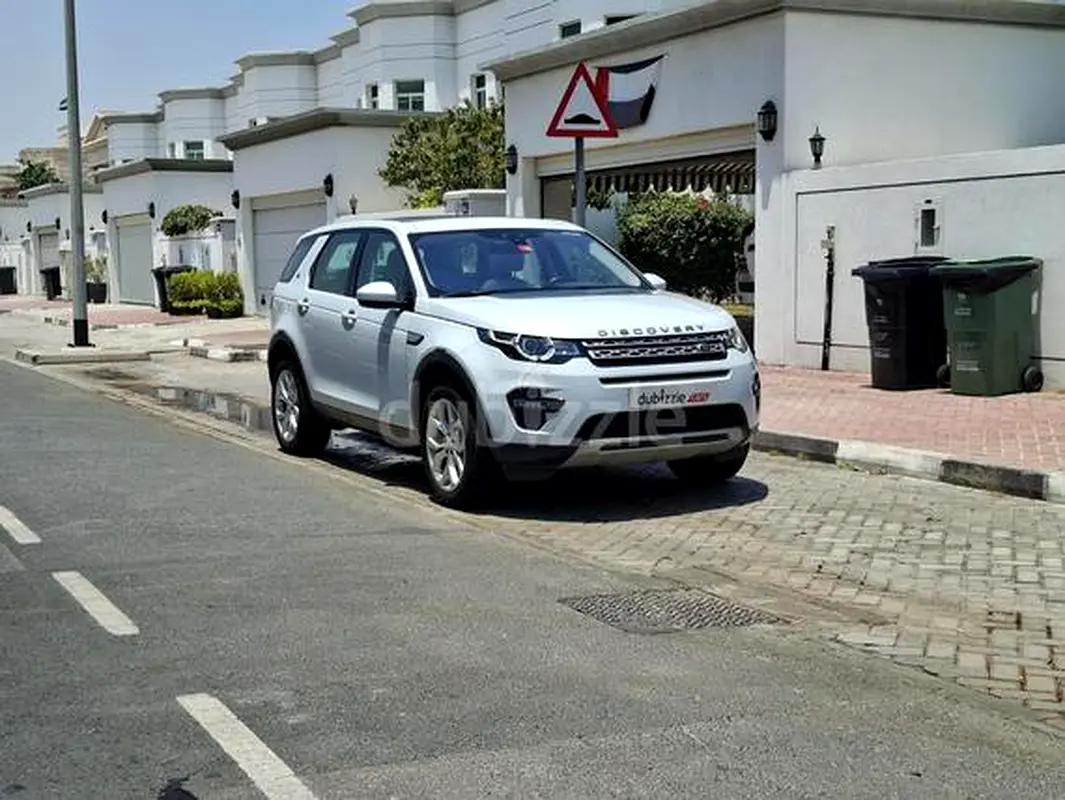 Land Rover Discovery Sport 2016 — photo 1 of 14