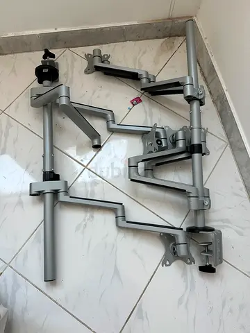 Monitor arm set