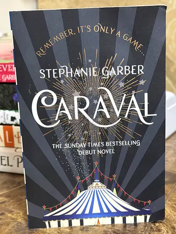Caraval by Stephanie Garber - Paperback