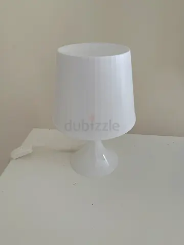 IKEA Lampen Small white bedside/table lamp — simple modern design