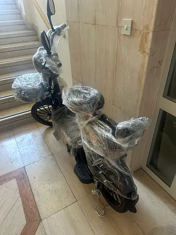 W11 Electric Bike, Brand new not used, Still in packaging, Full option, 2 key and 2 Remote, Black