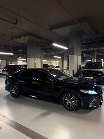 Camry SE+ / Full Options / One owner